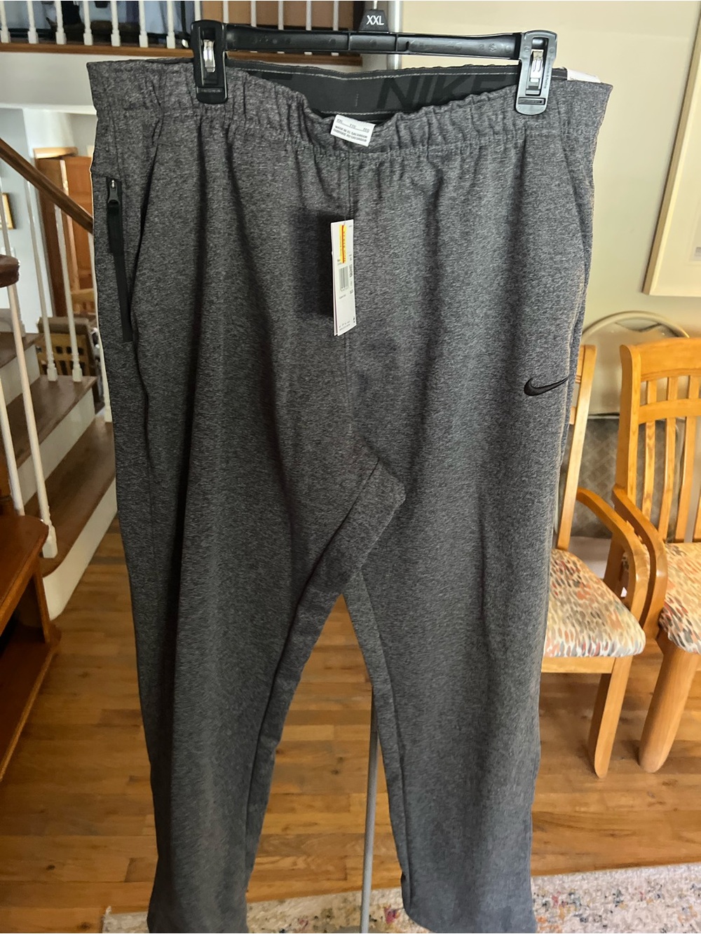 Nike Men's Dark Gray Heather Joggers Sweatpants